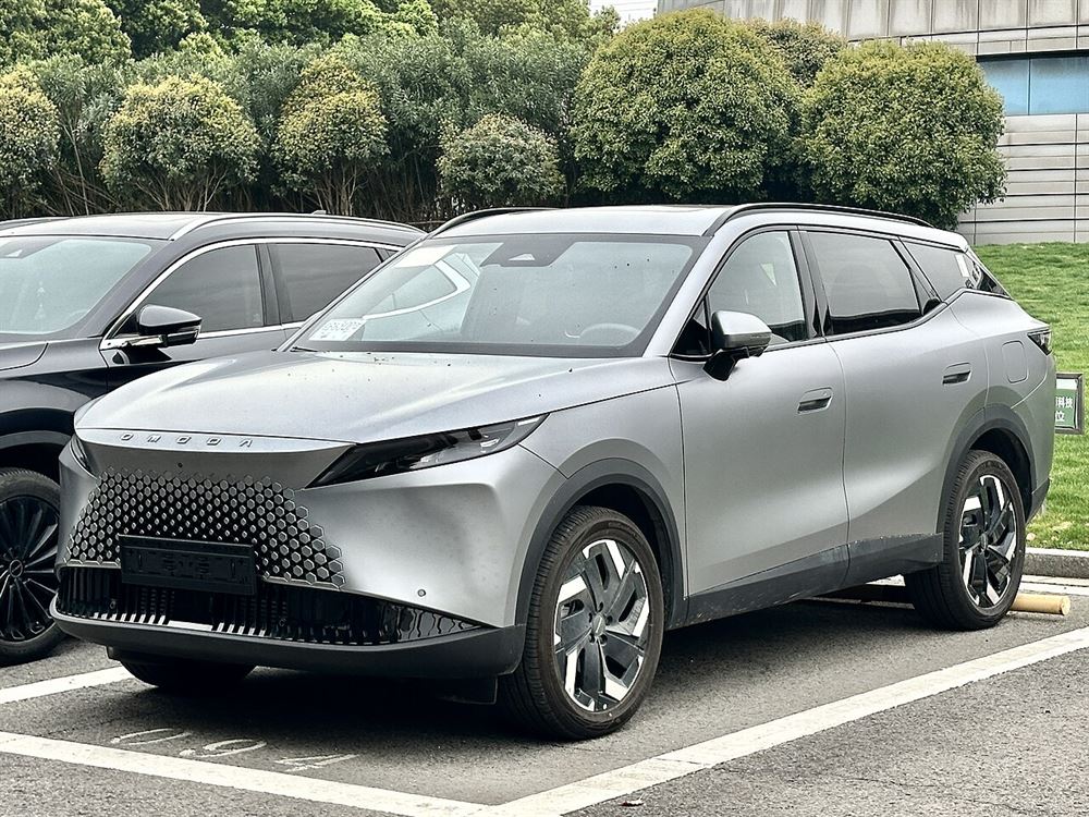 Omoda 7 SHS Super Hybrid 18,4 kWh — hybride rechargeable, suv compact chinois vendu en France