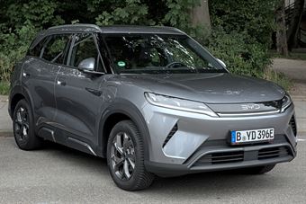 BYD Atto 2 DM-i Boost 18 kWh — hybride rechargeable, suv urbain chinois vendu en France